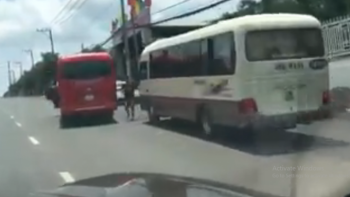 Tạm giữ 2 xe khách rượt đuổi nhau trên đường ở địa phận tỉnh Bình Phước
