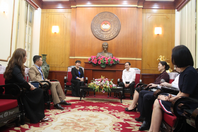 Bí thư Trung ương Đảng, Chủ tịch UBTƯ MTTQ Việt Nam Trần Thanh Mẫn trao đổi về tình hình phòng, chống dịch Covid-19 cùng đại diện các doanh nghiệp.