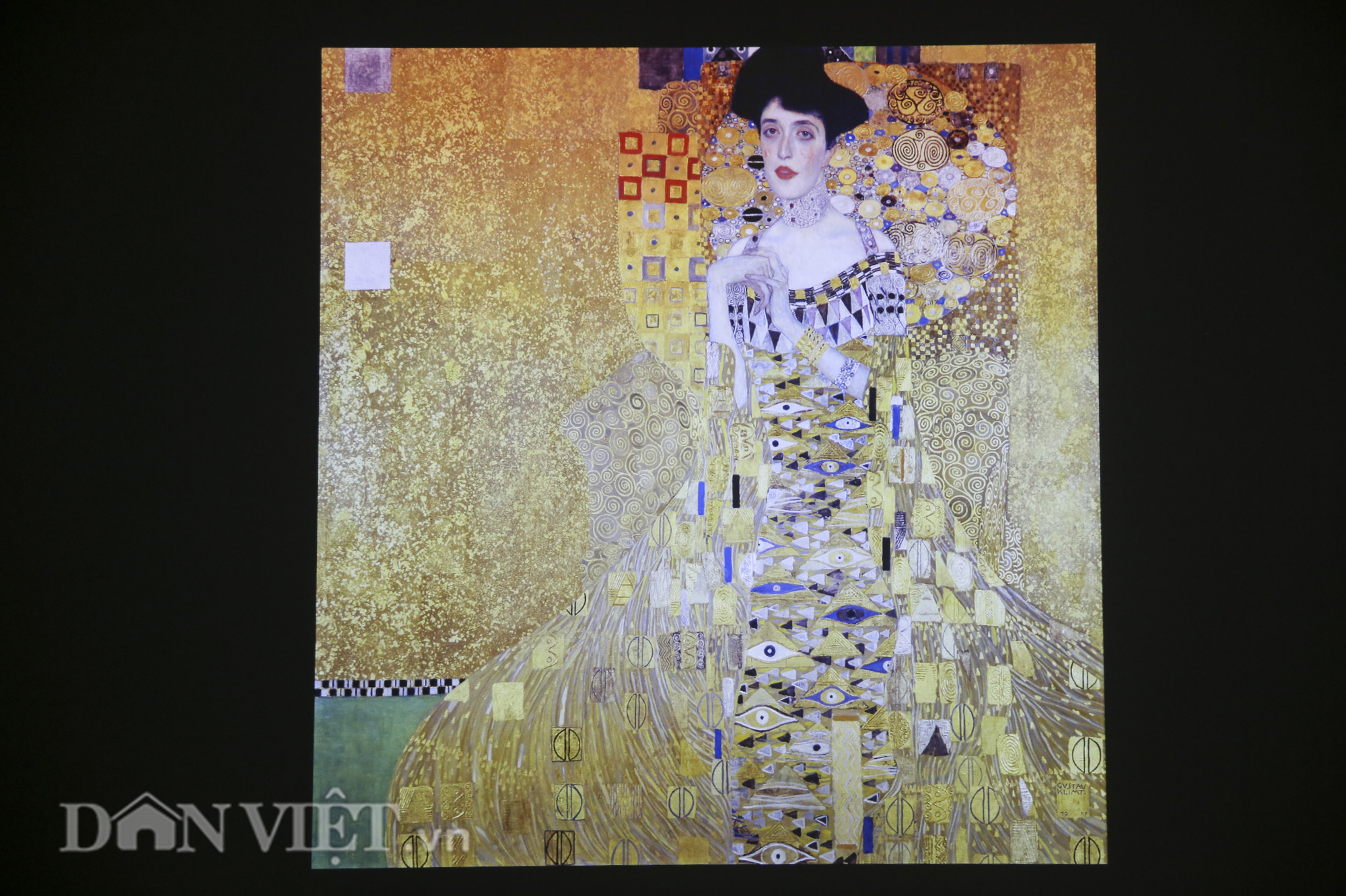 Chiêm ngưỡng những kiệt tác hội họa trăm năm, giá trăm triệu USD tại Hà Nội - Ảnh 11.
