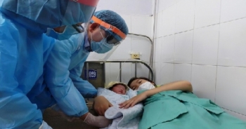 Sản phụ sinh bé gái 3kg tại khu cách ly