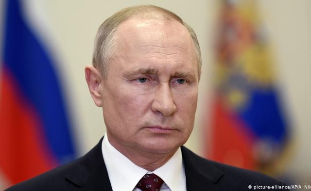 Tổng thống Nga Putin xuất hiện hiếm hoi ở Điện Kremlin giữa dịch Covid-19