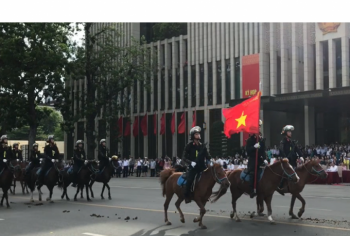 Video: Cận cảnh đoàn Kỵ binh - Bộ Tư lệnh CSCĐ diễu hành tại Quảng trường Ba Đình