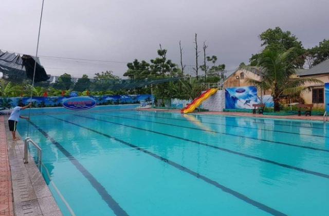 Sân bóng, bể bơi tại Trung tâm Minh Tâm đã dừng hoạt động, trách nhiệm của huyện Thạch Thất ở đâu?