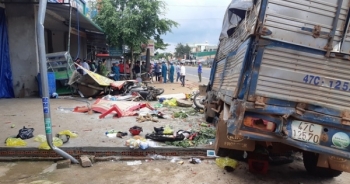 [Clip]: Khoảnh khắc xe tải mất lái khiến 5 người tử vong tại Đắk Nông
