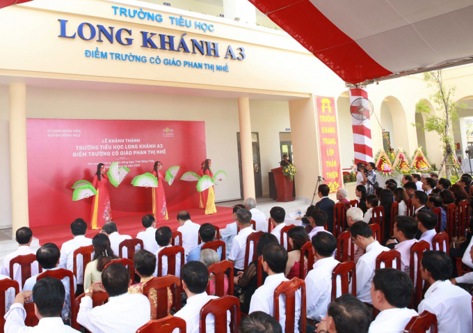 Quang cảnh trường tiểu học Long Khánh A3 – điểm trường Cô giáo Phan Thị Nhế trong ngày khánh thành.