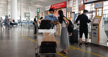 Bắc Kinh hủy gần 70% chuyến bay ngăn làn sóng Covid-19 thứ hai