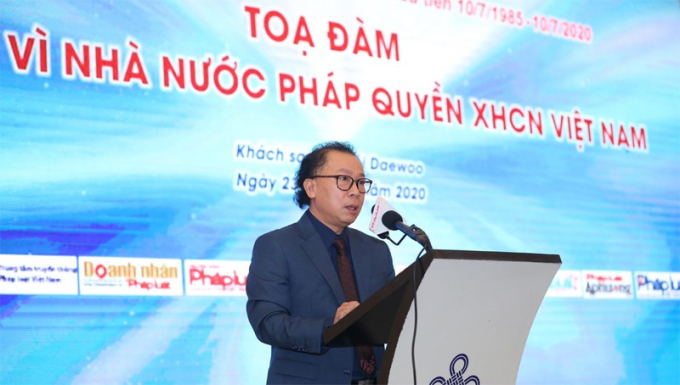 Tiến sĩ Đào Văn Hội, Bí thư Đảng ủy, Tổng biên tập Báo Pháp luật Việt Nam phát biểu tại buổi Tọa đàm.