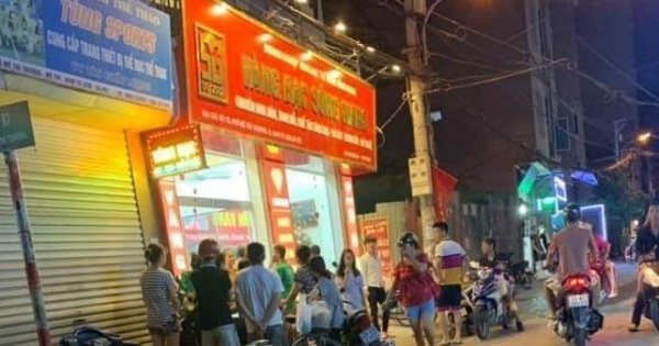 Hà Nội: Truy tìm đối tượng liều lĩnh cướp tiệm vàng trong đêm