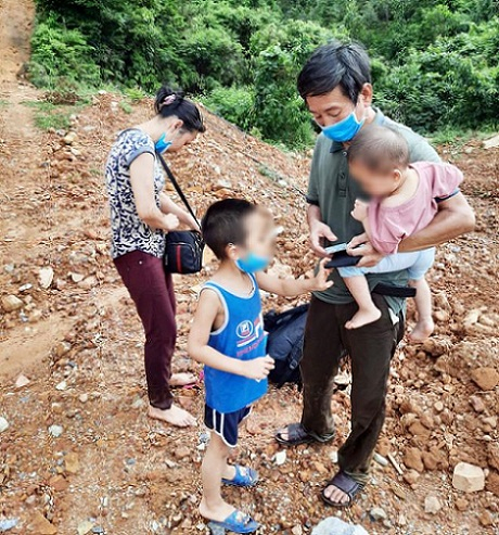Gia đình 4 người nhập cảnh trái phép vào Việt Nam qua đường biên giới đã được đi cách ly y tế.