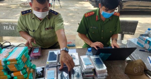 7.500 điện thoại di động có dấu hiệu nhập lậu bị thu giữ tại Bình Phước