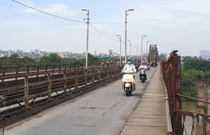 Không phải đến khi cầu Long Biên xuống cấp, vấn đề cần có cầu mới vượt sông Hồng mới được đặt ra