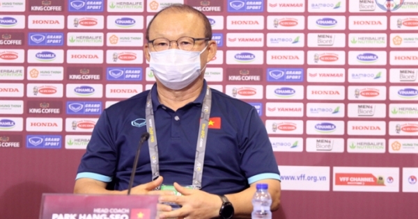 HLV Park Hang Seo: “Các cầu thủ sẽ chơi lạnh lùng trước Malaysia”