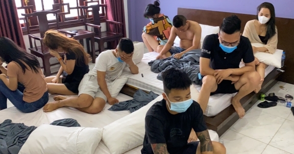 Bắc Ninh: 11 nam thanh nữ tú tổ chức đại tiệc ma tuý trong khách sạn, bất chấp dịch Covid 19