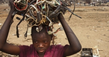 Sức khỏe hàng triệu trẻ em phải chịu ảnh hưởng bởi rác thải điện tử