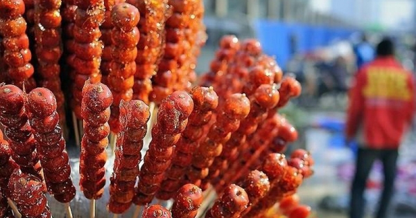 Kẹo hồ lô: Món ăn đường phố “ngon, bổ, rẻ” của Trung Quốc