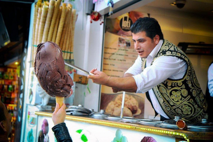 Món kem chặt độc đáo của Thổ Nhĩ Kỳ.