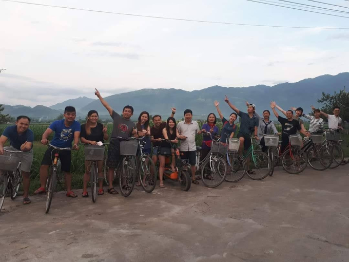 và nhân dân địa phương vẫn thường đạp xe tham quan, trải nghiệm nét đẹp làng quê bình yên trên những con đường nông thôn mới ở xã Nghĩa An