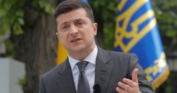 Tổng thống Zelensky thúc giục phương Tây kéo Ukraine ra khỏi "vùng xám"