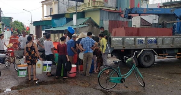 Nghệ An: Điều động xe chuyên dụng cung cấp nước sạch miễn phí cho người dân