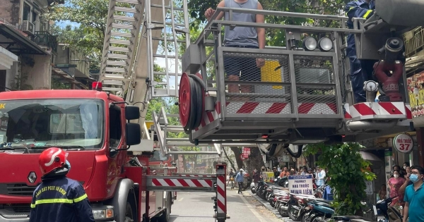 Hà Nội: Giải cứu nhiều khách tây mắc kẹt trong đám cháy khách sạn Shining Central