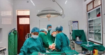 Nghệ An: Phẫu thuật thành công cắt u xơ tử cung cho bệnh nhân người Lào tại TTYT huyện Kỳ Sơn