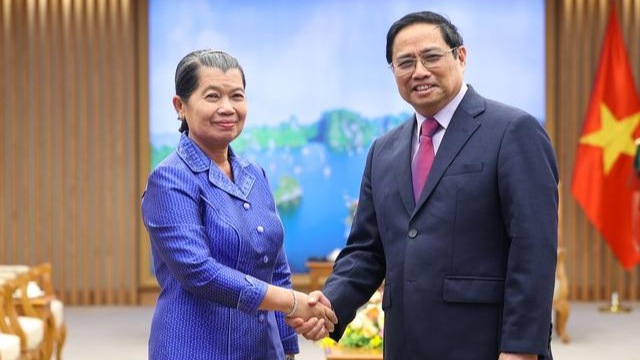 Thủ tướng Phạm Minh Chính và Phó Thủ tướng Campuchia Men Sam An - Ảnh: VGP.