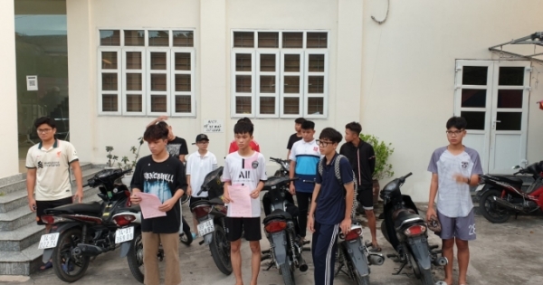 Quảng Ninh: Vây bắt nhóm thanh thiếu niên "nẹt pô", "đánh võng" trên đường