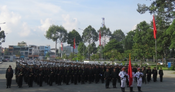 Đồng Nai: Công bố quyết định thành lập trung đoàn cảnh sát cơ động dự bị chiến đấu