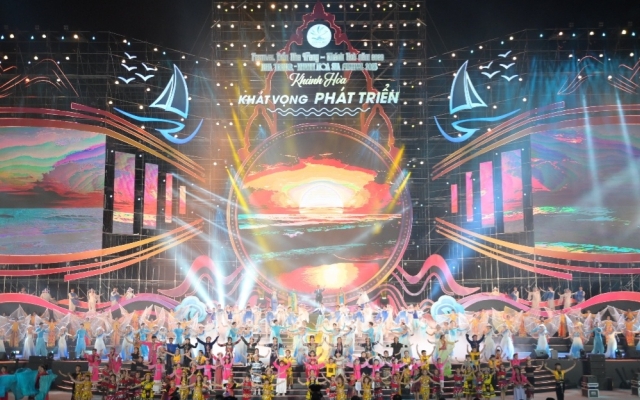 Khai mạc Festival Biển Nha Trang - Khánh Hòa lần thứ X: Rực rỡ sắc màu của lễ hội