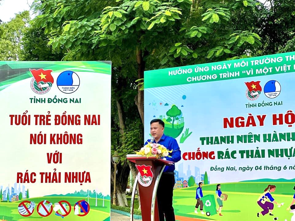 Phó Bí Thư Tỉnh Đoàn Đồng Nai Anh Nguyễn Hiếu Trung phát động ngày hội.