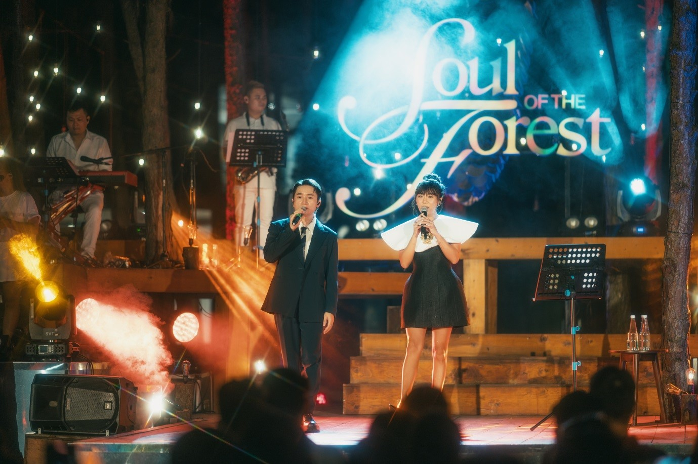 Phan Mạnh Quỳnh hòa giọng ngọt ngào cùng Văn Mai Hương trong đêm nhạc kỷ niệm  1 năm Soul of the Forest