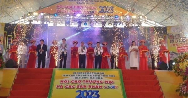 Tập đoàn Y Dược Sâm Ngọc Linh Việt Nam mang “Quốc bảo” đến Hội chợ Thương mại và các sản phẩm OCOP 2023 tại TP Cần Thơ