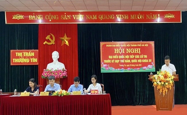Đại biểu Quốc hội TP Hà Nội tiếp xúc cử tri huyện Thường Tín. Ảnh: hanoi.gov.vn