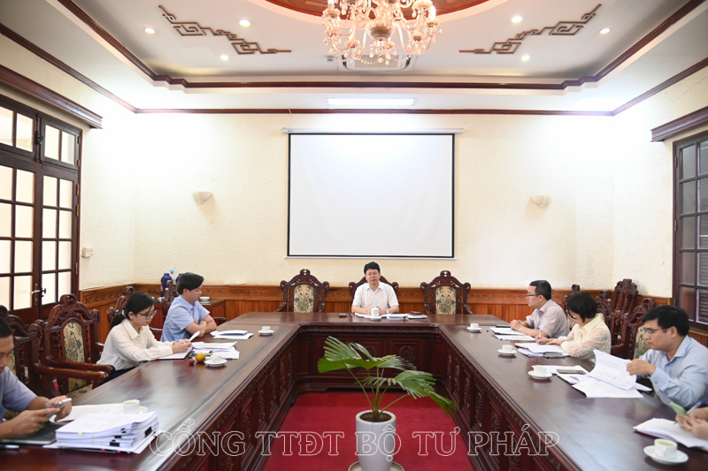 Thứ trưởng Bộ Tư pháp Nguyễn Thanh Tịnh đã chủ trì buổi làm việc.