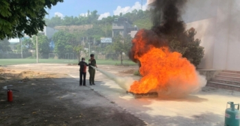 Lào Cai: Ra mắt mô hình “Tổ liên gia An toàn phòng cháy chữa cháy” và “điểm chữa cháy công cộng”.