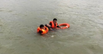 Cứu sống 2 người nhảy cầu Bến Thủy tự tử