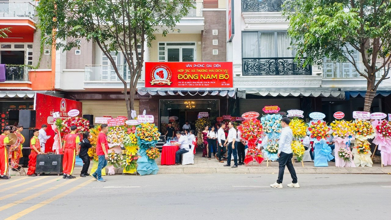 Lễ khai trương HTX Đông Nam Bộ tại TP Biên Hoà Đồng Nai.