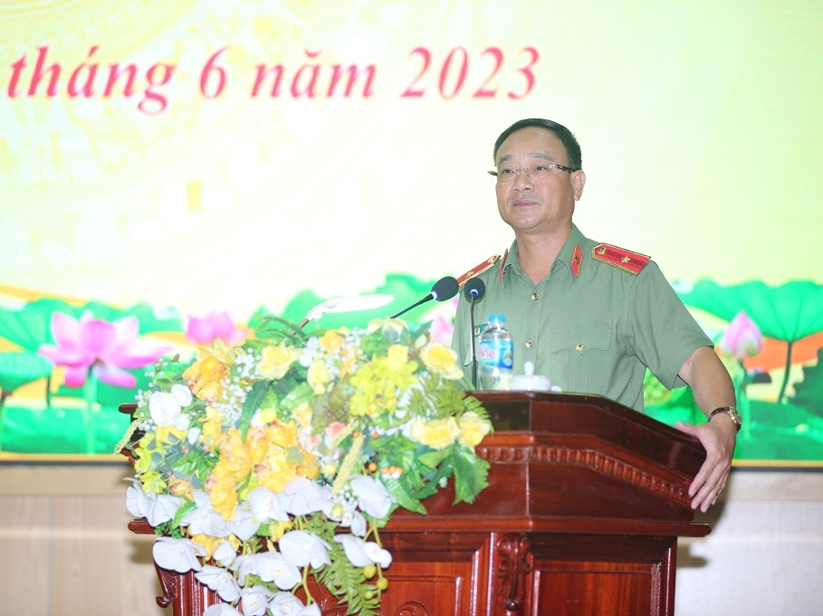 Thiếu tướng Phạm Thế Tùng, Giám đốc Công an tỉnh Nghệ An chủ trì Hội nghị