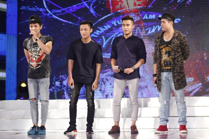 Vietnam Idol: Thu Minh tự tin dạy th&iacute; sinh &ldquo;c&aacute;ch bịa&rdquo; khi qu&ecirc;n lời, lộ diện top 12 xuất sắc nhất