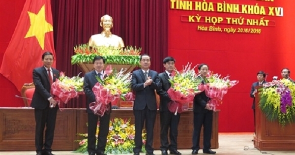 Thủ tướng phê chuẩn Chủ tịch và Phó Chủ tịch UBND tỉnh Hòa Bình và Sơn La