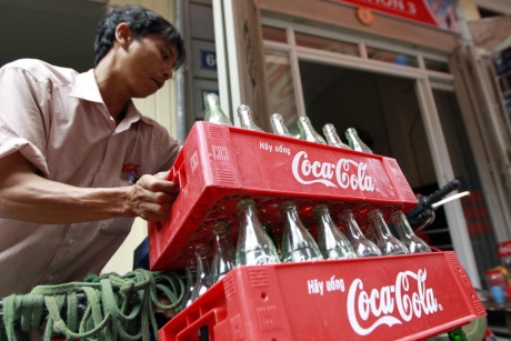Coca Cola từng bị chỉ tr&iacute;ch trốn thuế tại nhiều nước, gồm Việt Nam. Ảnh: Reuters.