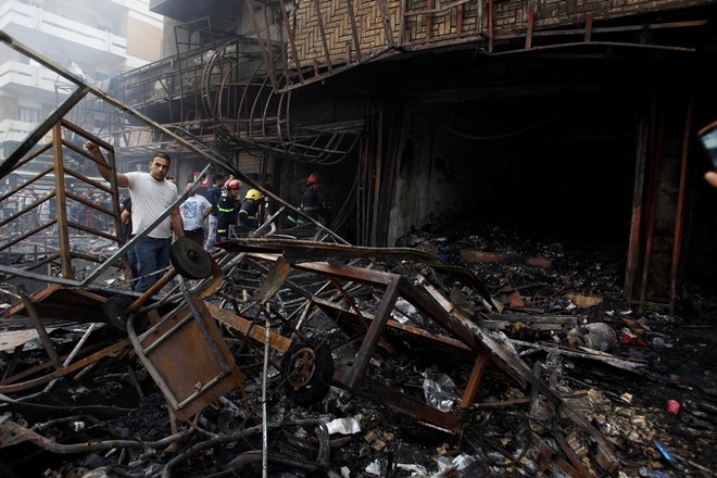 IS đ&aacute;nh bom khủng bố ở Baghdad: 275 người thương vong