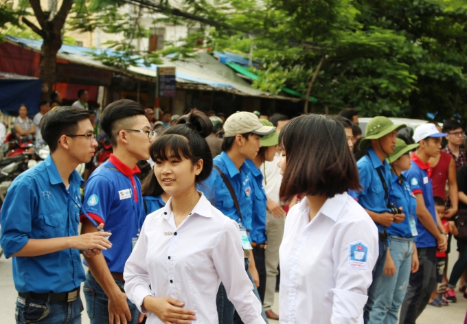 C&aacute;c th&iacute; sinh ở Nam Định tham dự kỳ thi tốt nghiệp THPT Quốc gia.