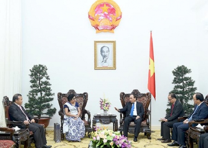 Tại trụ sở Ch&iacute;nh phủ, Thủ tướng Ch&iacute;nh phủ Nguyễn Xu&acirc;n Ph&uacute;c đ&atilde; tiếp Đại sứ H&agrave;n Quốc tại Việt Nam v&agrave; Đại sứ Sri Lanka tại Việt Nam.