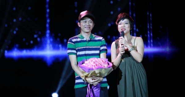 Hoài Linh nghẹn ngào chia sẻ lý do xây nhà thờ tổ trong liveshow “Chỉ tại … Định mệnh”