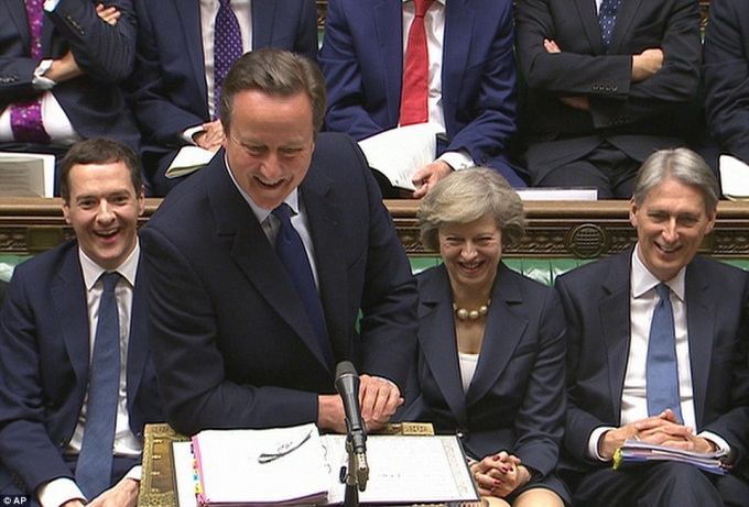 Thủ tướng David Cameron ng&agrave;y 13/7 đ&atilde; c&oacute; buổi l&agrave;m việc cuối c&ugrave;ng tại Quốc hội Anh trước khi ch&iacute;nh thức chuyển giao quyền lực cho b&agrave; Theresa May. (Ảnh: PA)