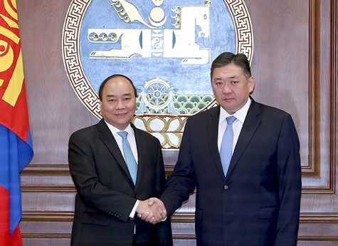Thủ tướng Nguyễn Xu&acirc;n Ph&uacute;c tại buổi gặp mặt Chủ tịch Quốc hội M&ocirc;ng Cổ.