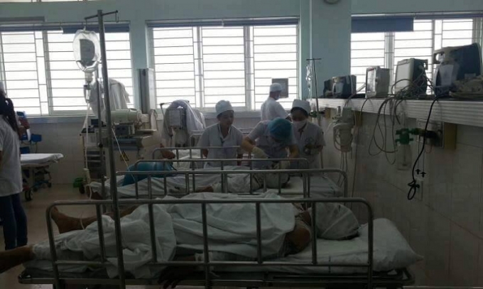 C&aacute;c nạn nh&acirc;n trong vụ nổ kh&iacute; được cấp cứu tại bệnh viện Việt Tiệp.