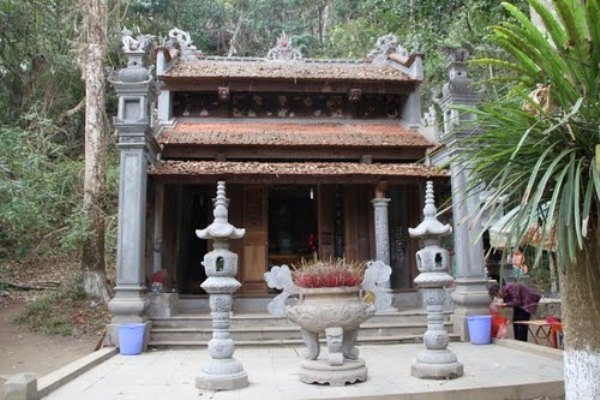 Đền thờ thần rắn ở Thanh H&oacute;a.