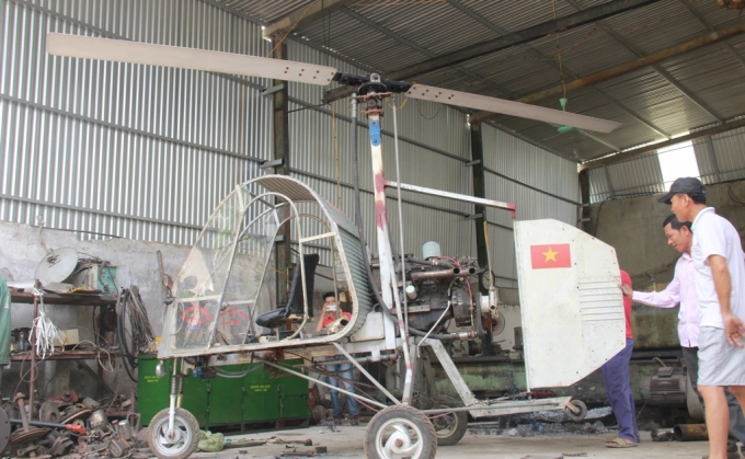 Chiếc trực thăng tự chế của người đ&agrave;n &ocirc;ng sửa xe m&aacute;y ở xứ Nghệ.